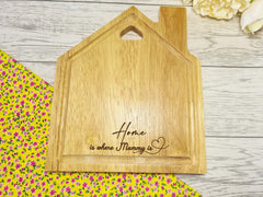 Personalised Engraved Wooden House Mother's day Chopping board Names detail