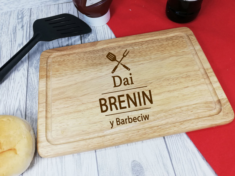 Personalised WELSH Engraved Wooden Chopping board Dad BRENIN Y BARBECIW Any Name