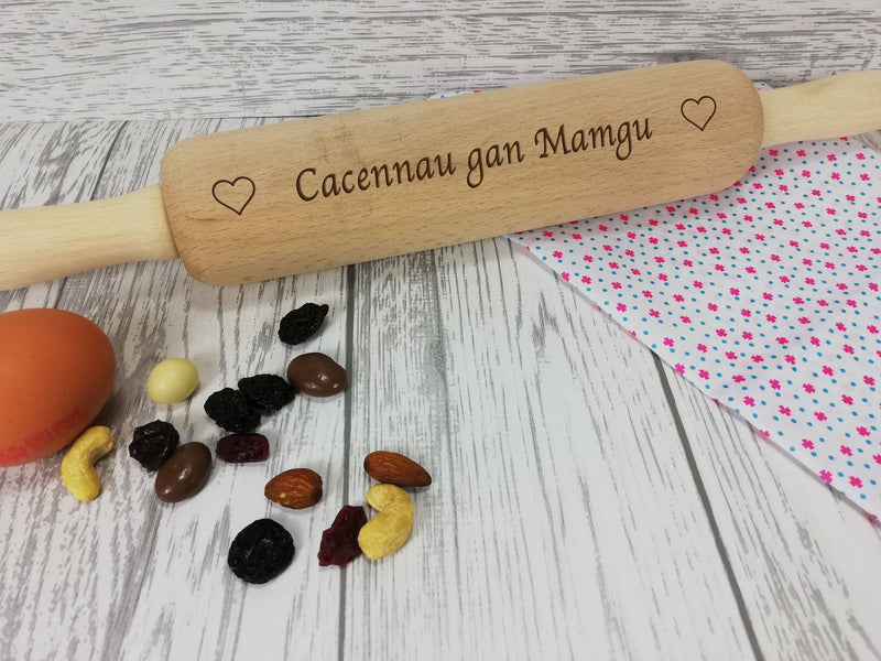 Personalised Engraved wooden Welsh Cacennau gan Rolling Pin Any name Mam Mamgu Nan