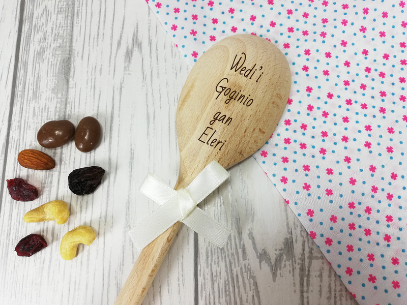 Personalised Engraved Welsh Wedi'i goginio gan Wooden Spoon Any name with or without ribbon